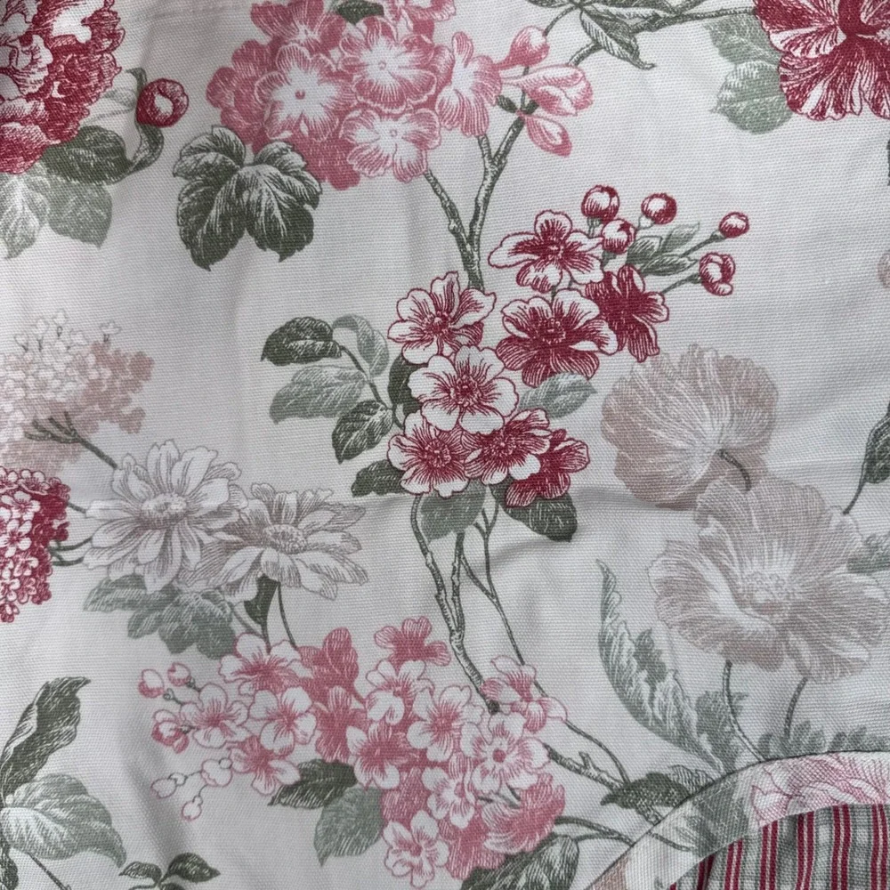 Unbranded floral valance
